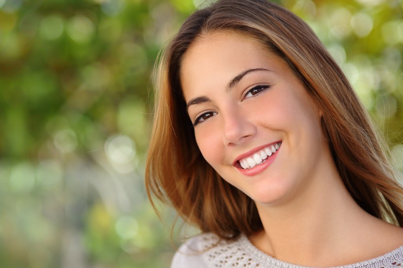Top 8 Benefits of Professional Teeth Whitening in Alpharetta